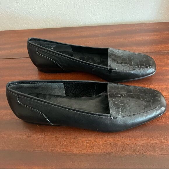 Enzo Angiolini Black Leather Loafers. Size 8 Narrow. Great Used Condition! - Picture 3 of 10